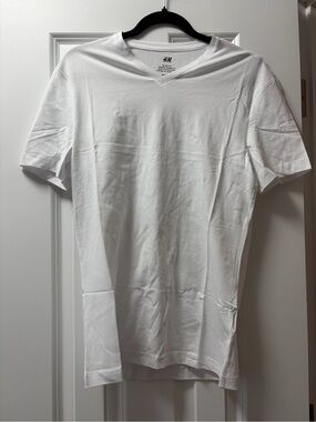 H&M Men's White V-Neck Short Sleeve Tee